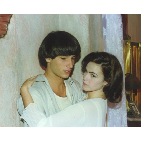 Ana Paula Arósio contracenou com Rodrigo Santoro na minissérie. O ator interpretou o frei Malthus, jovem seminarista que enfrenta uma árdua luta interna entre sua fé e seus sentimentos após conhecer Hilda