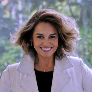 Suzy Rêgo pode ser vista com a personagem de Carmem, muito querida até hoje pelo público, na novela 'A Viagem'.