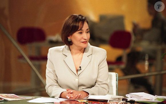 Sonia Abrão em seus mais de 40 anos de carreira já apresentou programas em rádios e no SBT (foto)