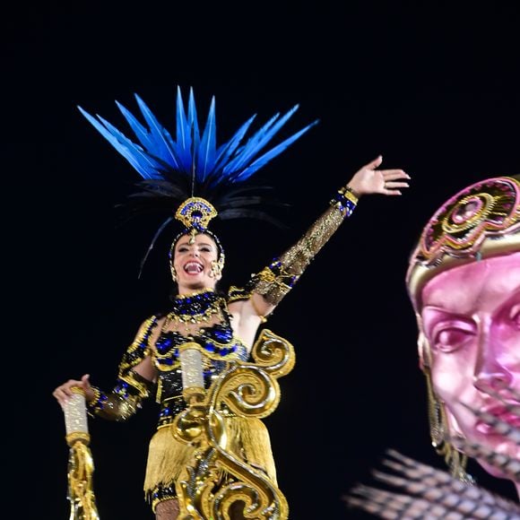 Carnaval 2025: Adriane Galisteu em 'Senna', Julia Foti brilhou em carro alegórico na Rosas de Ouro