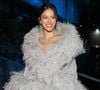 Bruna Marquezine virou assunto nesta quinta-feira (12) nas redes sociais. O motivo? O lookinho comfy e despojado com o qual ela posou quando chegou em Salvador