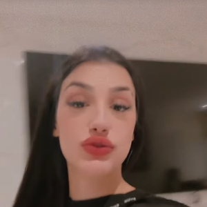 Bia Miranda, grávida da primeira filha com Samuel, mais conhecido como Gato Preto, se envolveu numa briga feia na madrugada desta sexta-feira (14).