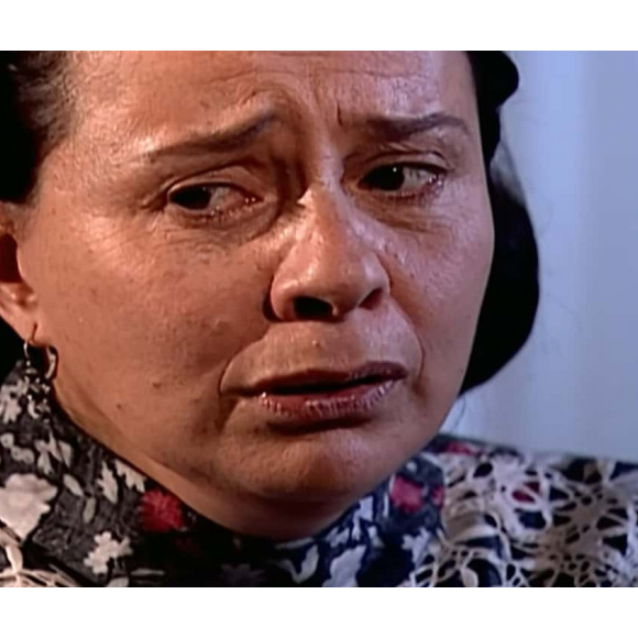 Maria do Socorro sofre com a expulsão de Rosana de casa