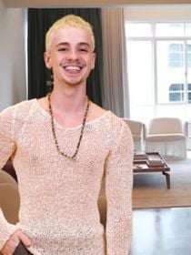 Estilo anos 70, banheiro vintage e aluguel de R$ 3.500 em SP: apê de Juliano Floss, do 'BBB 26', e Marina Sena é pura nostalgia hippie