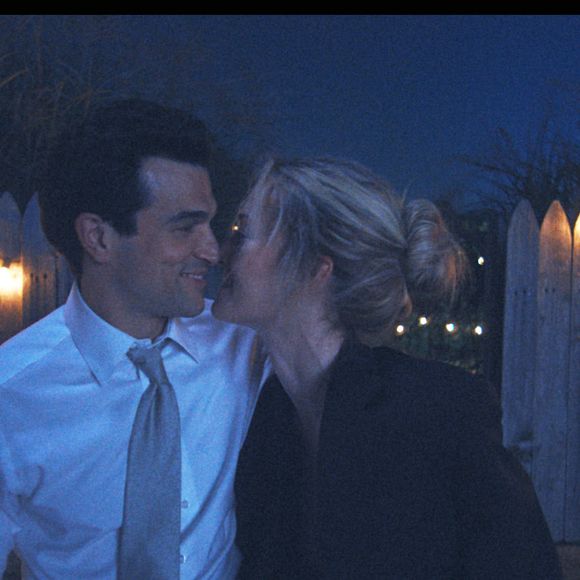 'História de Amor': Anthony Kelly como John F. Kennedy Jr., Sarah Pidgeon como Carolyn Bessette; mesmo em meio à crise, casal iniciou terapia e discutiu planos como filhos e nova casa, indicando tentativa de reconciliação