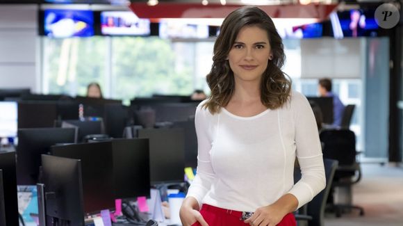 Ex-Chiquititas Elisa Veeck, hoje jornalista, desde 2020 é âncora da CNN Brasil