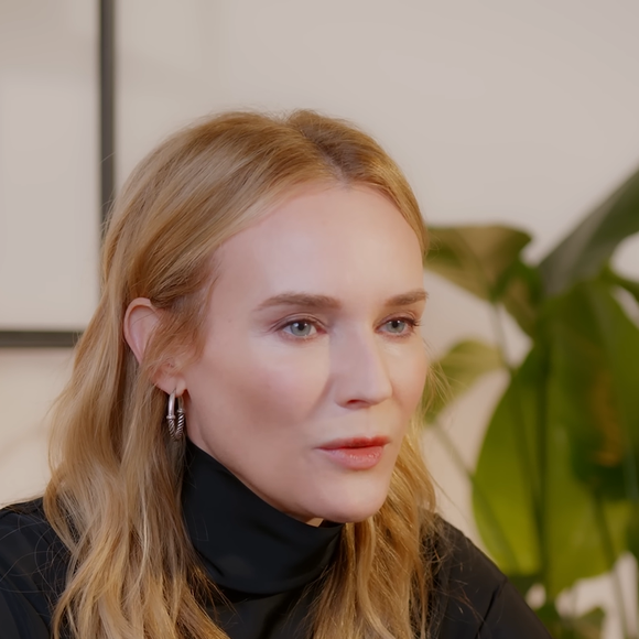 A rotina de beleza de Diane Kruger não muda quando anoitece: a atriz repete a hidratação com produtos da Uriage e nunca deixa de remover completamente a maquiagem antes de dormir