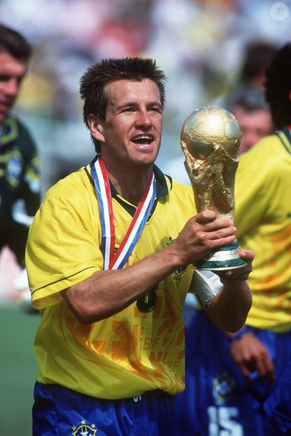 A cada edição, o país campeão tem seu nome eternizado na taça, e quem mais aparece é a Alemanha aparece com três conquistas (1974, 1990 e 2014). Embora o Brasil tenha 5 Copas do Mundo, são consideradas apenas as vitórias após a troca de taças, sendo então os anos de 1994 e 2002