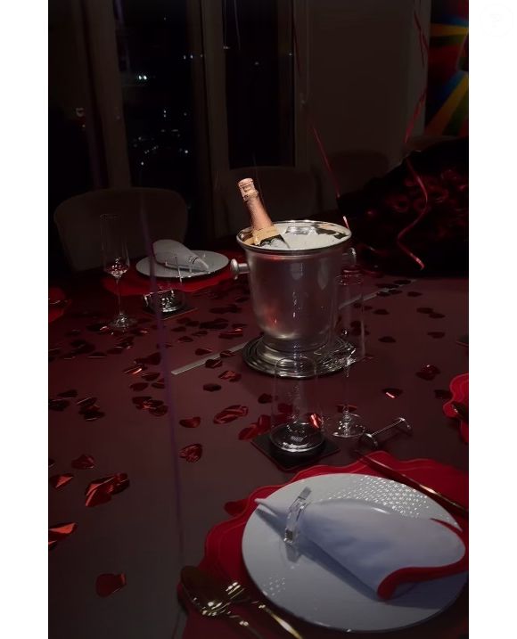 Rafaella Justus revelou decoração de mesa para jantar no Dia dos Namorados