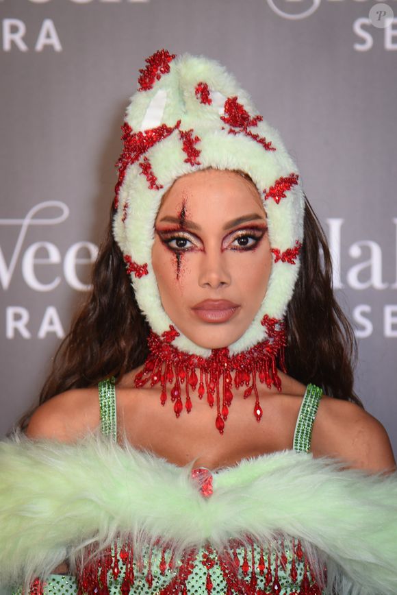 Mesmo com as críticas, Anitta foi um dos destaques da noite. A cantora apresentou uma performance inédita, inspirada nos tradicionais Ensaios da Anitta, e animou o público com um show repleto de coreografias e figurinos temáticos.