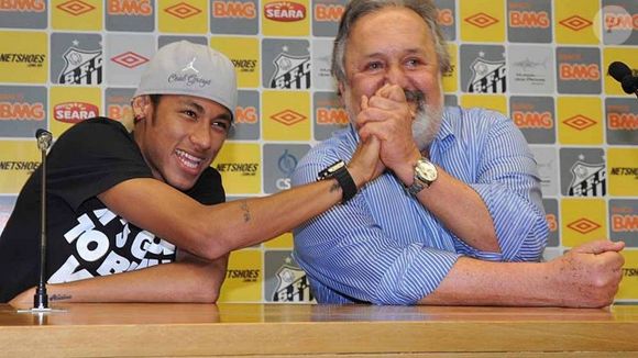 Na época, o então presidente do clube, Luís Álvaro Oliveira Ribeiro, cogitou pedir que Dilma Rousseff intercedesse para evitar a saída de Neymar do Santos