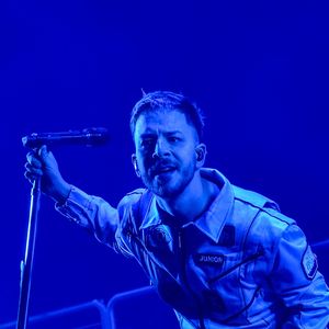 Após seu grito político no The Town, Junior Lima também foi criticado pelo cantor João Netto