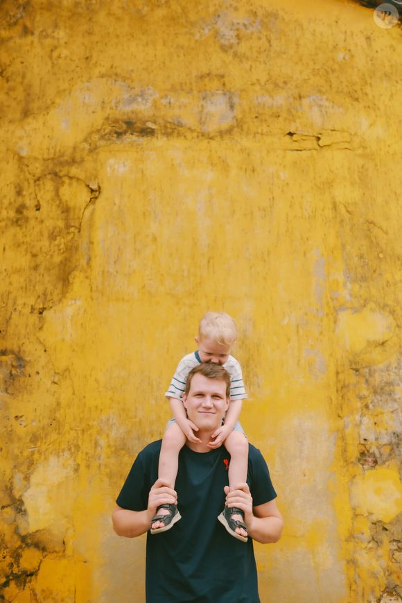 Os pais especiais mostram os comportamentos que desejam ver, como educação e amor ao próximo