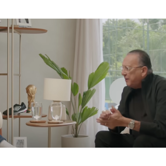 Galvão Bueno marcou presença no 'Romário TV', de Romário, no YouTube.