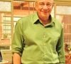 Na série 'A Grande Família', da TV Globo, Lineu (Marco Nanini) se aposenta da Vigilância Sanitária, após mais de 35 anos na ativa, e decide se reinventar, abrindo um pet shop para exercer veterinária