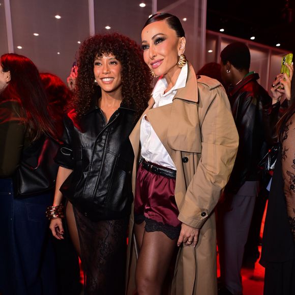 Taís Araujo e Sabrina Sato surgem no Renner Fashion Show, em São Paulo, exibindo produções sofisticadas que misturam transparência, couro e alfaiataria