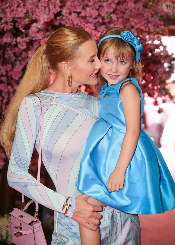 O conjunto formado por estampas geométricas era composto por uma blusa de tule chamada Iride-Print Top, à venda por €290, mais de R$ 1.800 na cotação atual.