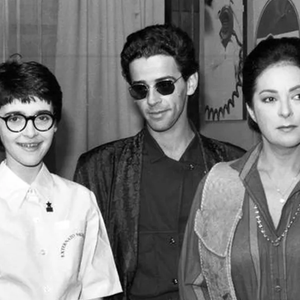 Donana (Geórgia Gomide) e os filhos: Raquel (Deborah Evelyn) e Raimundo (Taumaturgo Ferreira) na novela 'Hipertensão', de 1985
