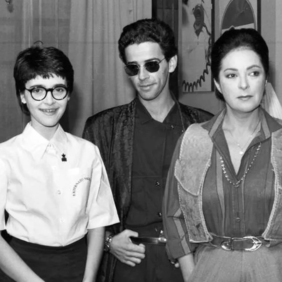 Donana (Geórgia Gomide) e os filhos: Raquel (Deborah Evelyn) e Raimundo (Taumaturgo Ferreira) na novela 'Hipertensão', de 1985