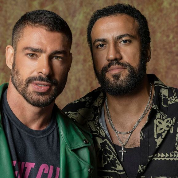 César (Cauã Reymond) com seu comparsa, Olavo (Ricardo Teodoro), da novela Vale Tudo