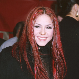 Shakira com cabelo ruivo: em 1999, a cantora apareceu com fios ruivos