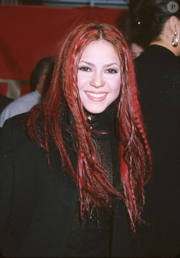 Shakira com cabelo ruivo: em 1999, a cantora apareceu com fios ruivos