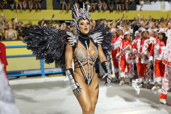 Nas redes sociais, internautas comentaram a semelhança e coincidência entre ambas as famosas