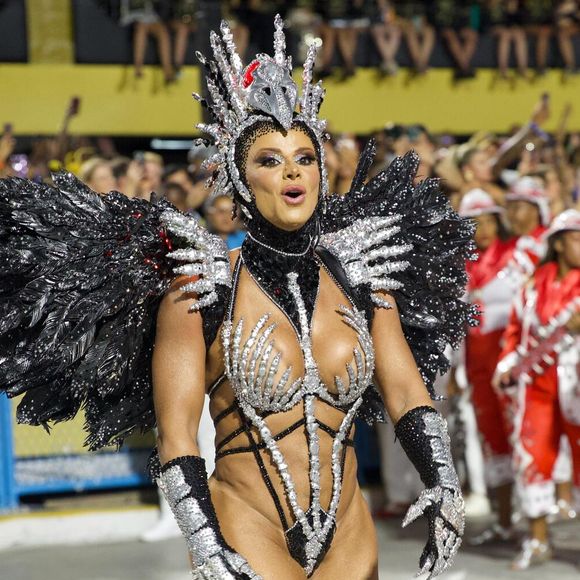 Nas redes sociais, internautas comentaram a semelhança e coincidência entre ambas as famosas
