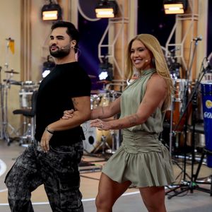 Lucas Guedez questionou a amiga se ela se considera uma boa rainha de bateria e ouviu um ‘não’. A cena foi ao ar no ‘Sabadou com Virgínia’ deste sábado (22)