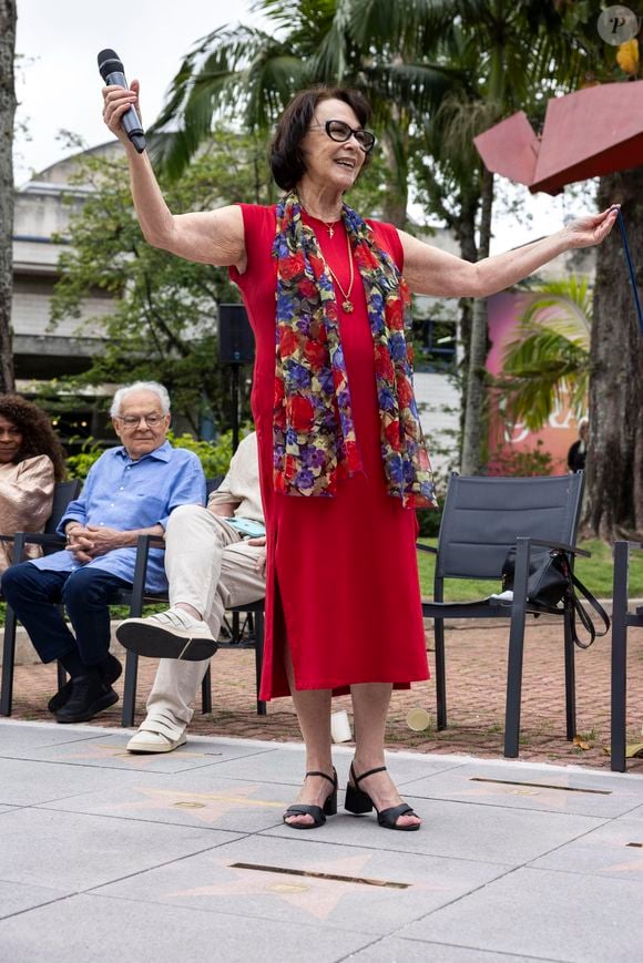 Nívea Maria celebra a peça 'Querida Mamãe' com Regiane Alves: 'A oportunidade de voltar ao teatro é sempre muito prazeroso. Tenho tido oportunidades de fazer sempre personagens muito diferentes'