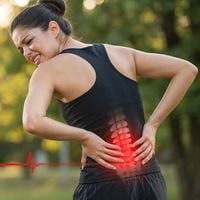 Adeus à dor na lombar: 8 exercícios fáceis de alongamento que você pode fazer todos os dias em casa