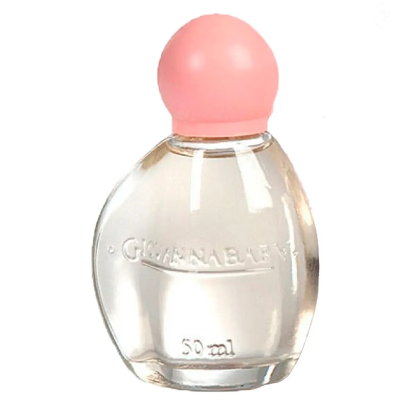 Lançada em 1974, a clássica Lavanda Rosa Classic, da Giovanna Baby, atravessa gerações com uma combinação floral que continua conquistando fãs até hoje