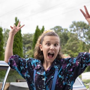 Millie Bobby Brown nos bastidores da terceira temporada de 'Stranger Things': sua aparência jovial era encantadora