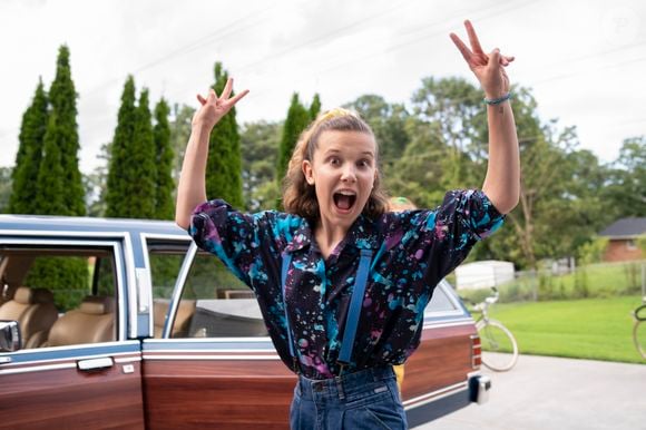 Millie Bobby Brown nos bastidores da terceira temporada de 'Stranger Things': sua aparência jovial era encantadora