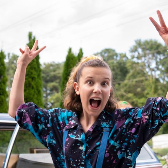 Millie Bobby Brown nos bastidores da terceira temporada de 'Stranger Things': sua aparência jovial era encantadora