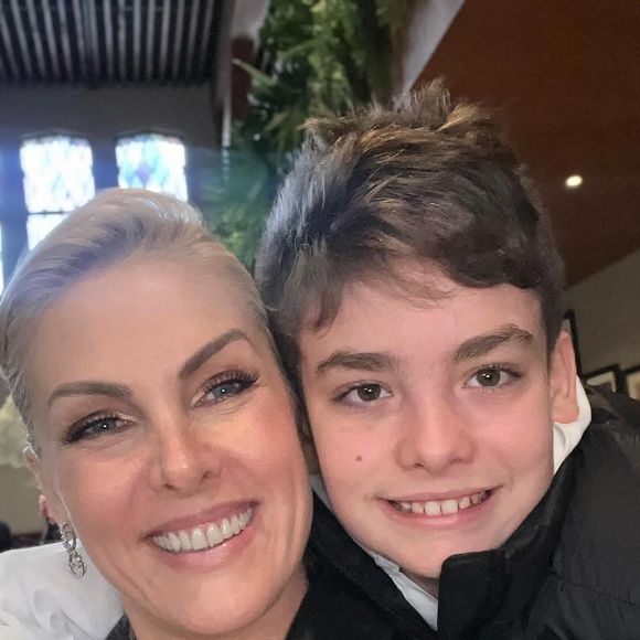 Ana Hickmann é mãe de Alezinho (11), do relacionamento anterior com Alexandre Correa.