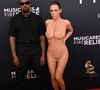 Kanye West e Bianca Censori causaram o Grammy Awards no último domingo (02)