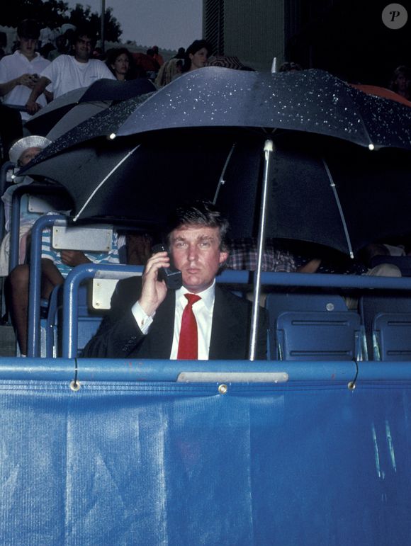 1989: Donald Trump na arquibancada de um evento em Nova York