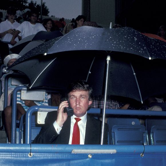 1989: Donald Trump na arquibancada de um evento em Nova York
