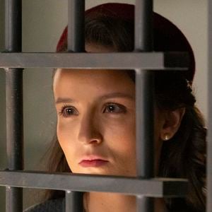 Estela não quer que a mãe saiba quem é o pai de Anabela