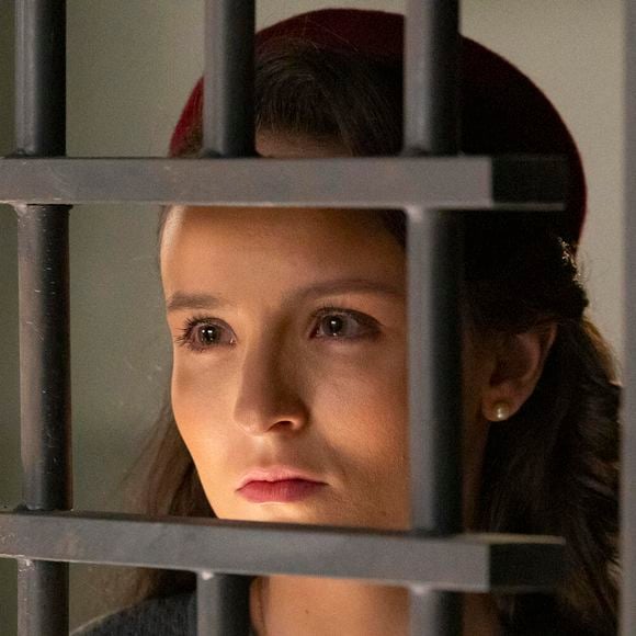 Estela não quer que a mãe saiba quem é o pai de Anabela