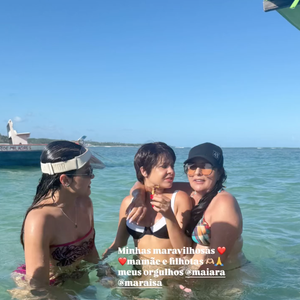 Maiara apareceu com o cabelo no estilo pixie cut durante uma viagem com Maraisa, a mãe e cunhado
