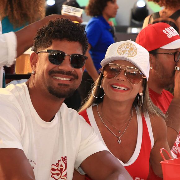 Viviane Araújo na Apuração do Carnaval do RJ, nesta quarta-feira (05).