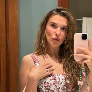 Atualmente com 21 anos, Millie Bobby Brown é fã de mudanças e protagonizou várias ao longo dos anos