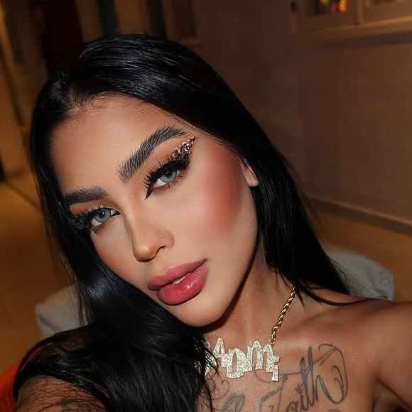 MC Mirella deve ganhar bem mais em 2025 após a repercussão de seus conteúdos explícitos