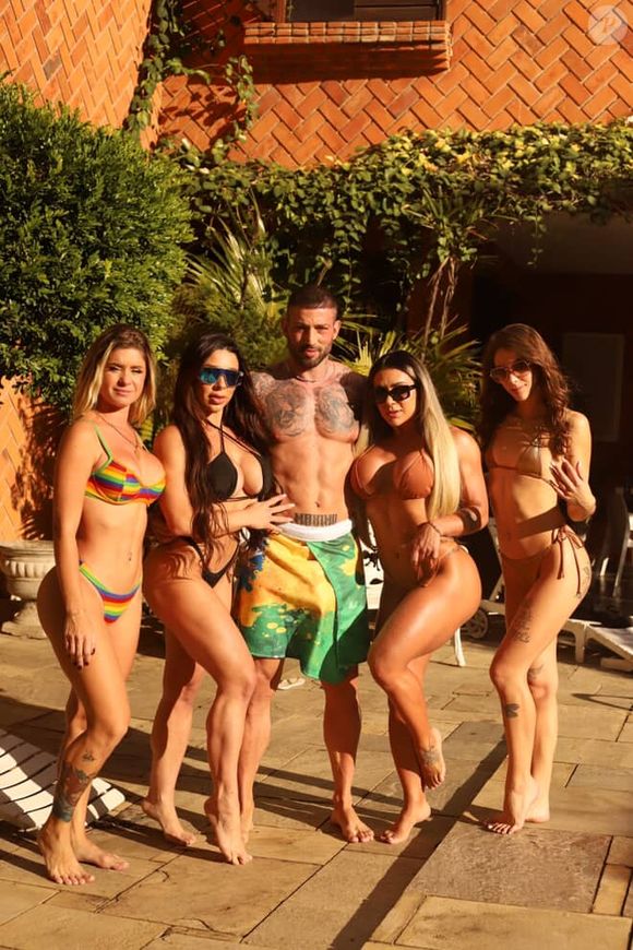 Máximo García garante que o suplemento é seu segredo para aguentar a rotina das gravações com diversas mulheres