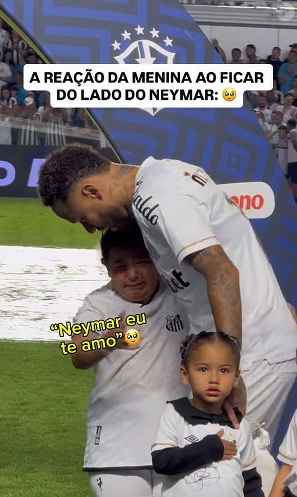 Neymar foi abraçado por uma torcedora mirim e logo cercado por outras crianças