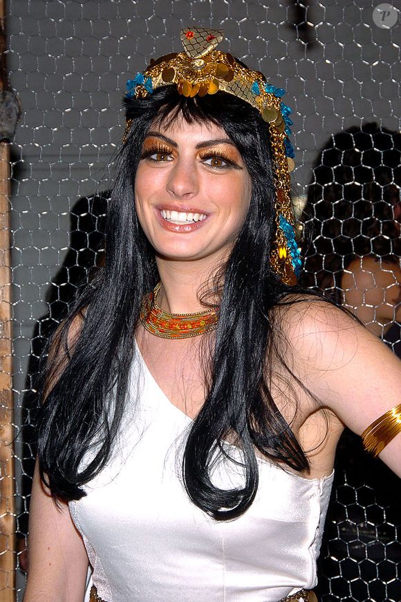 Cleópatra também foi a escolha de Anne Hathaway para uma festa de Halloween