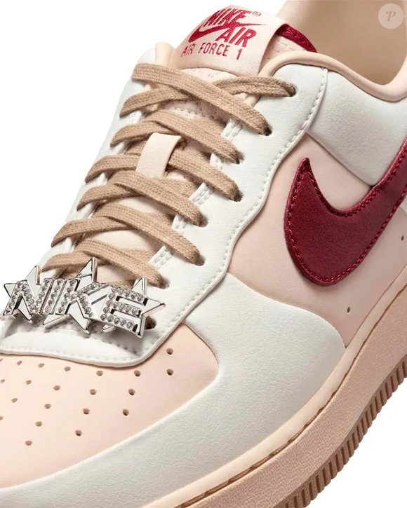 Tem tênis bonito. E tem o Nike Air Force 1´07 MULTICOLOR, que consegue ser confortável, estiloso e ainda deixar qualquer produção com cara de look pensado por fashionista