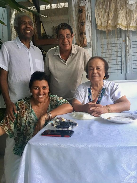 Mãe Carmen, líder do terreiro de Gantois, morreu aos 98 anos em 26 de dezembro de 2025, após complicações de forte gripe